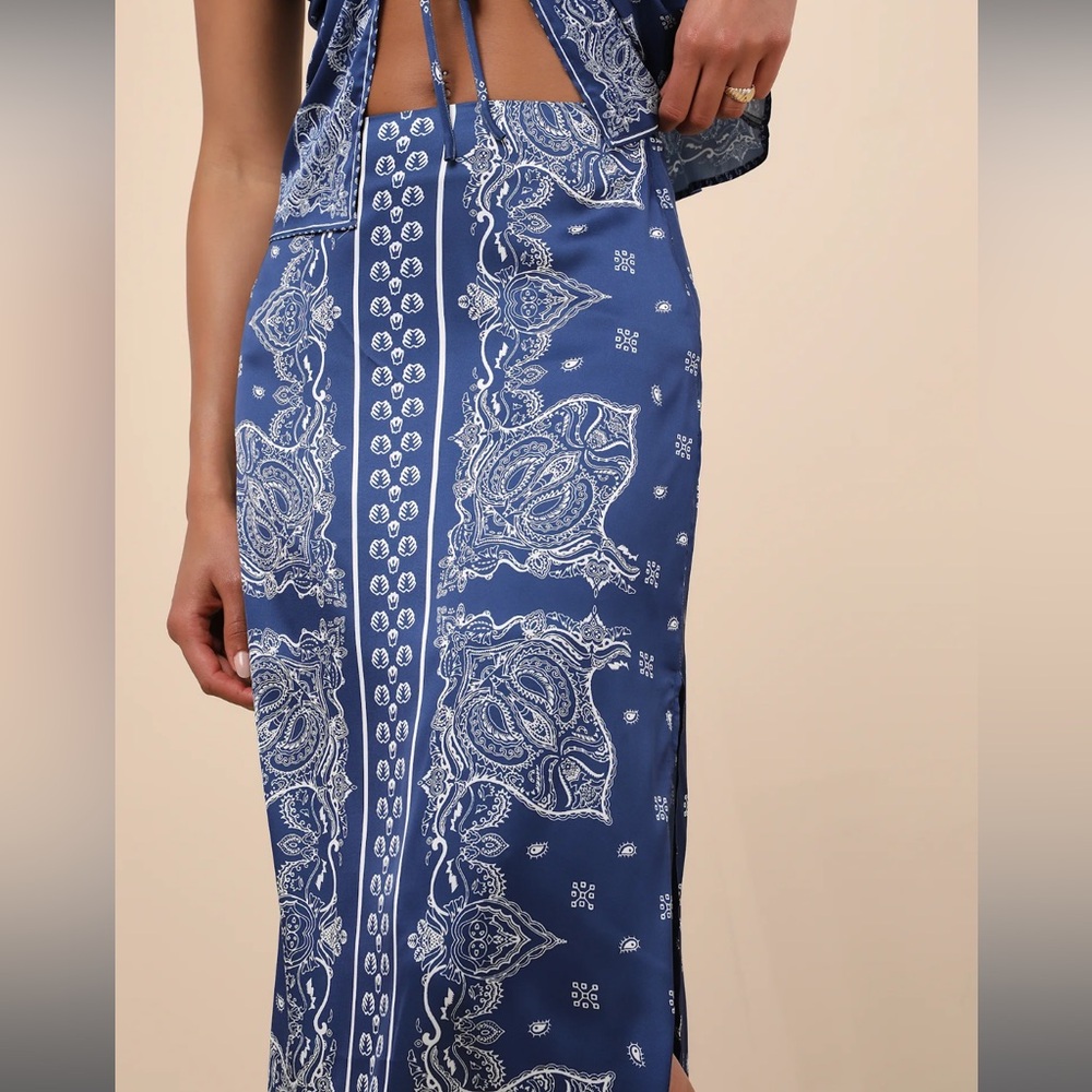 NWT Lulus Calypso Blue Banadana Print Satin Midi Skirt - Picture 5 of 9